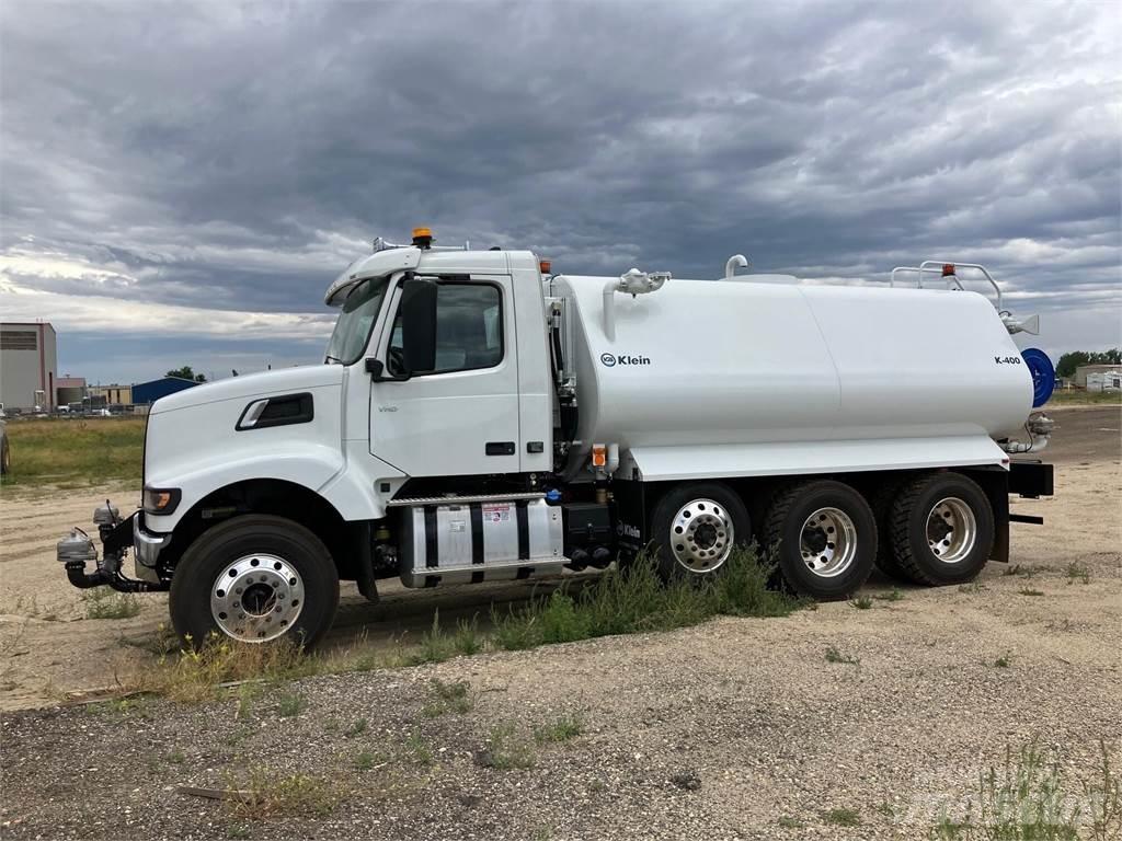 Volvo VHD84F300 油罐车