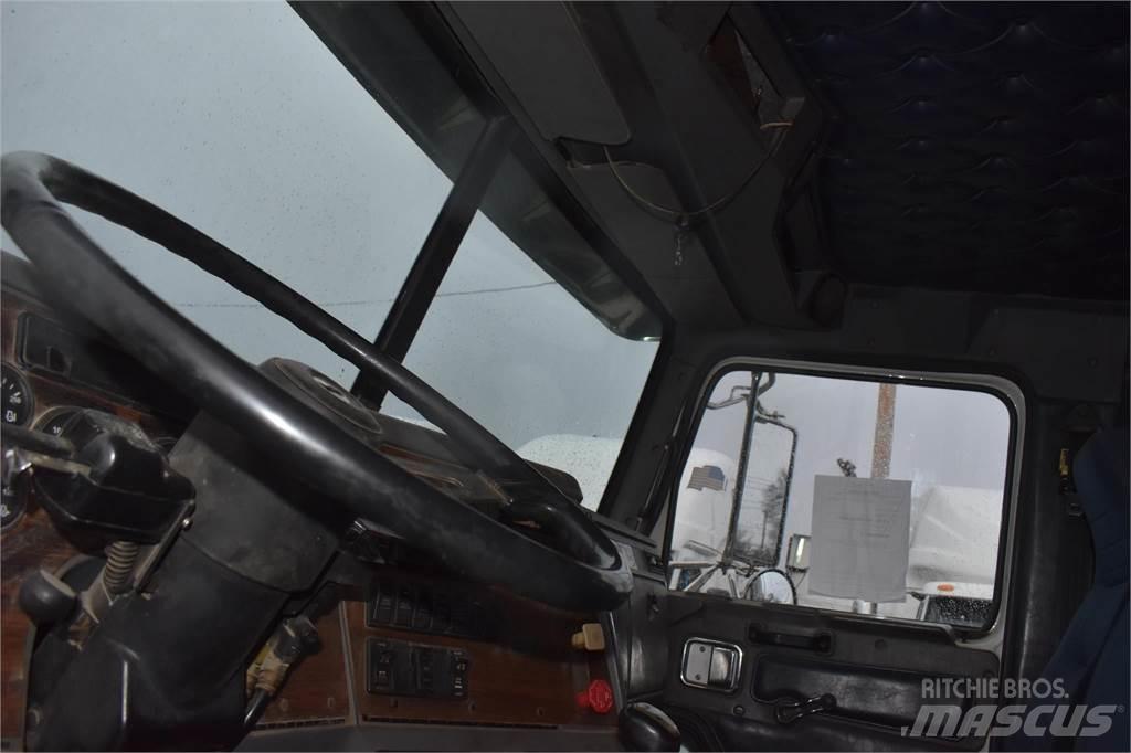Western Star 4900FA 自卸式货车