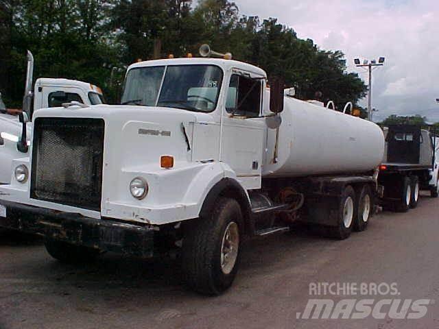 Western Star 6964F 油罐车