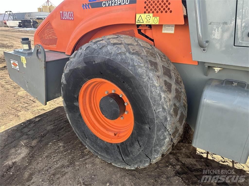 XCMG CV123PDU 双轮压路机