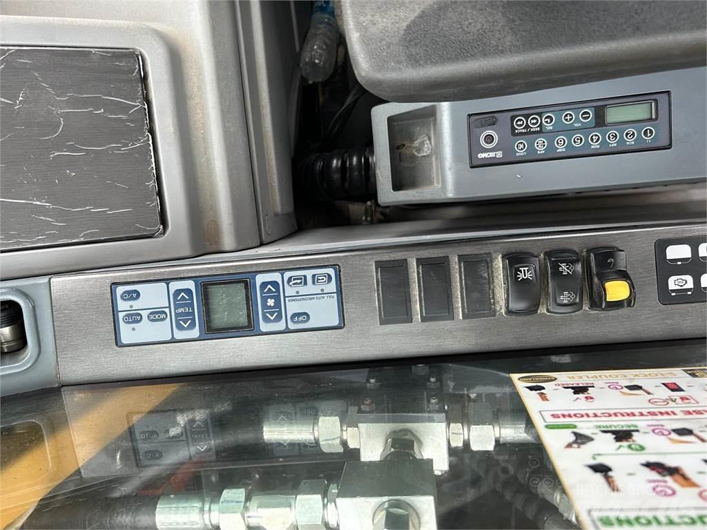 XCMG XE150U 履带挖掘机