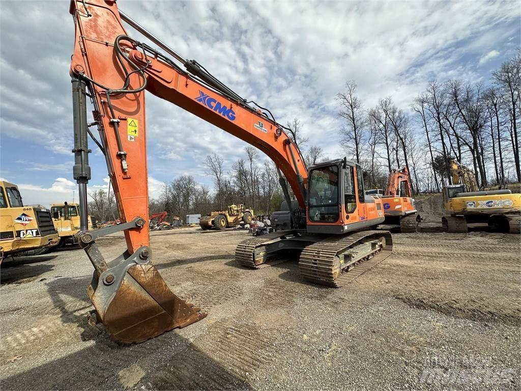 XCMG XE210CU 履带挖掘机
