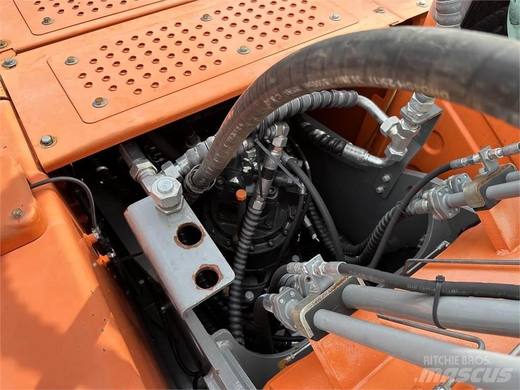 XCMG XE210CU 履带挖掘机