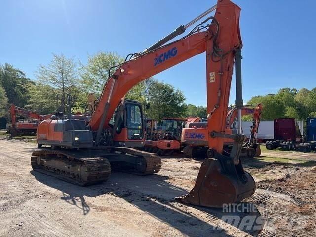 XCMG XE210CU 履带挖掘机