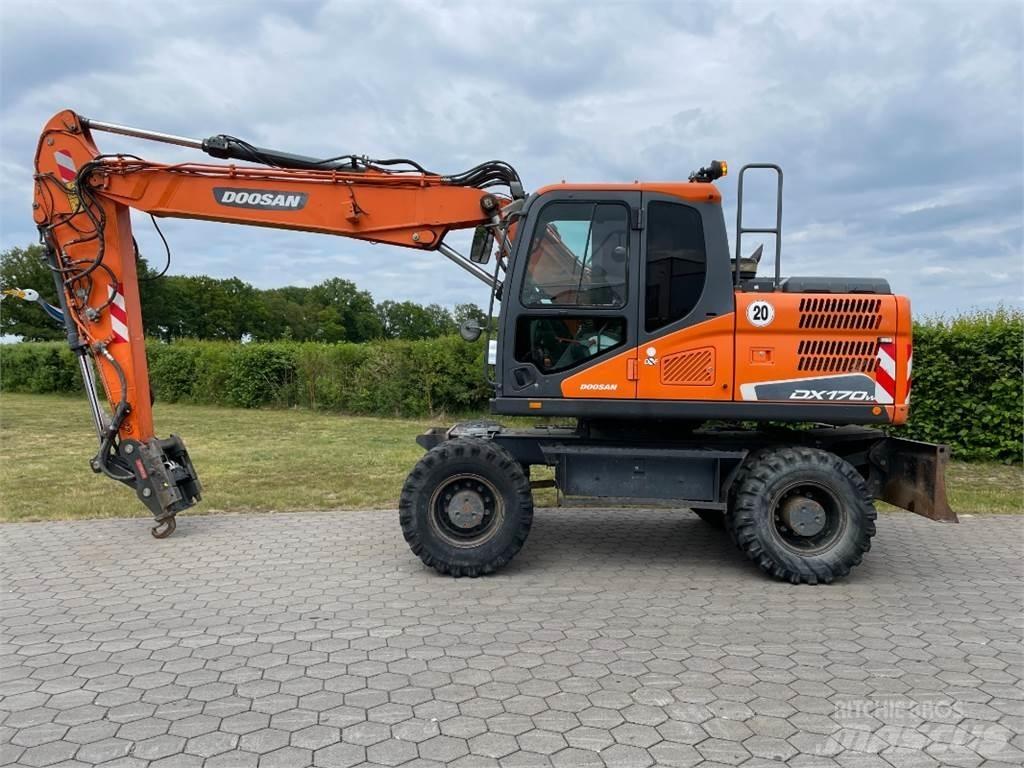 Doosan DX170W-5 轮式挖掘机