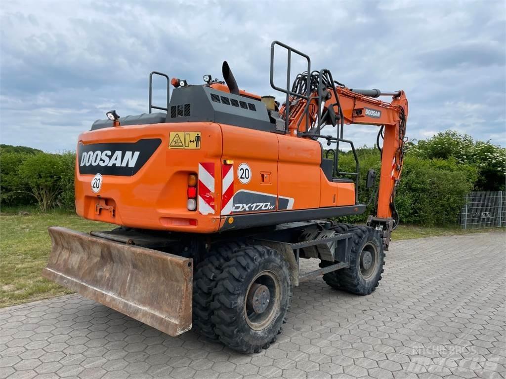 Doosan DX170W-5 轮式挖掘机