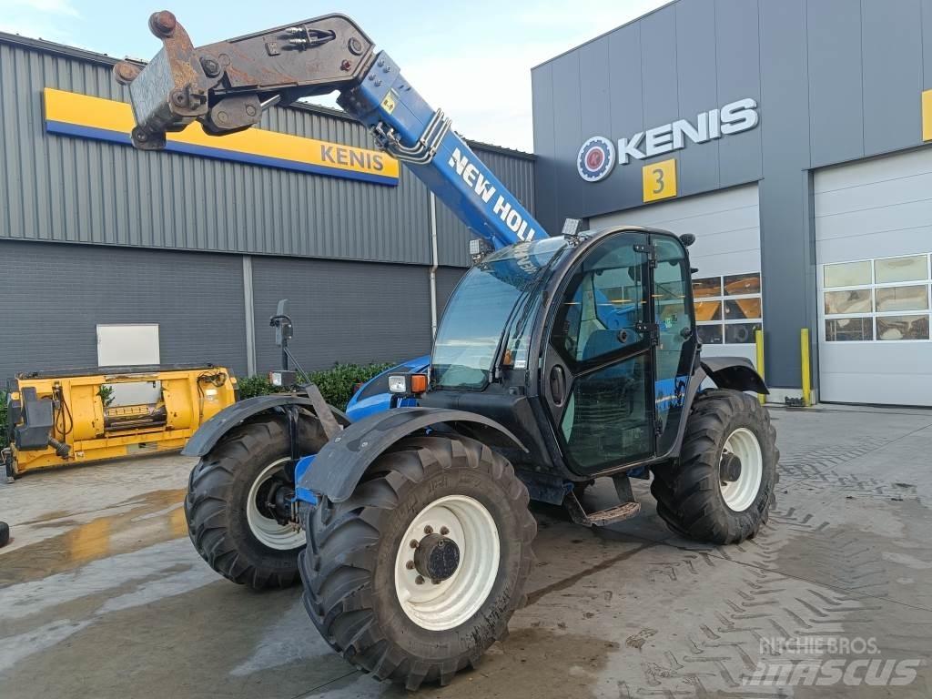 New Holland LM7.35 电动叉车