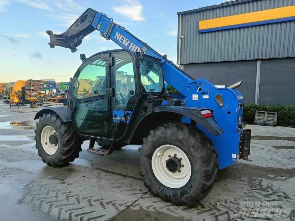 New Holland LM7.35 电动叉车