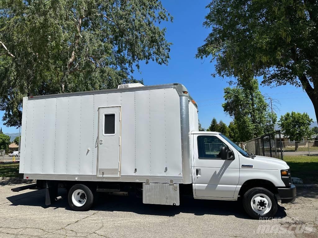 Ford E 450 SD 组合/真空油槽车