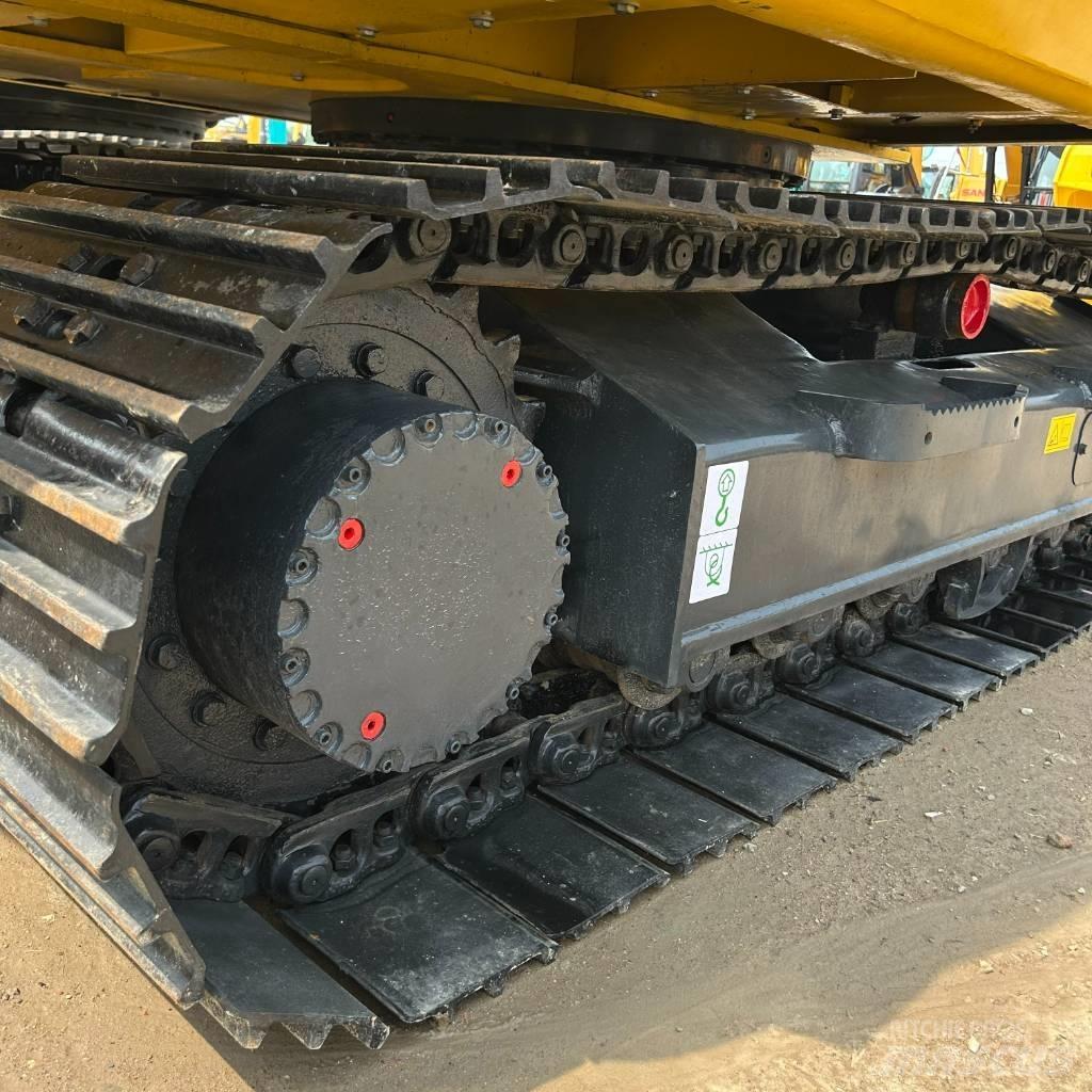 Komatsu 130 履带挖掘机