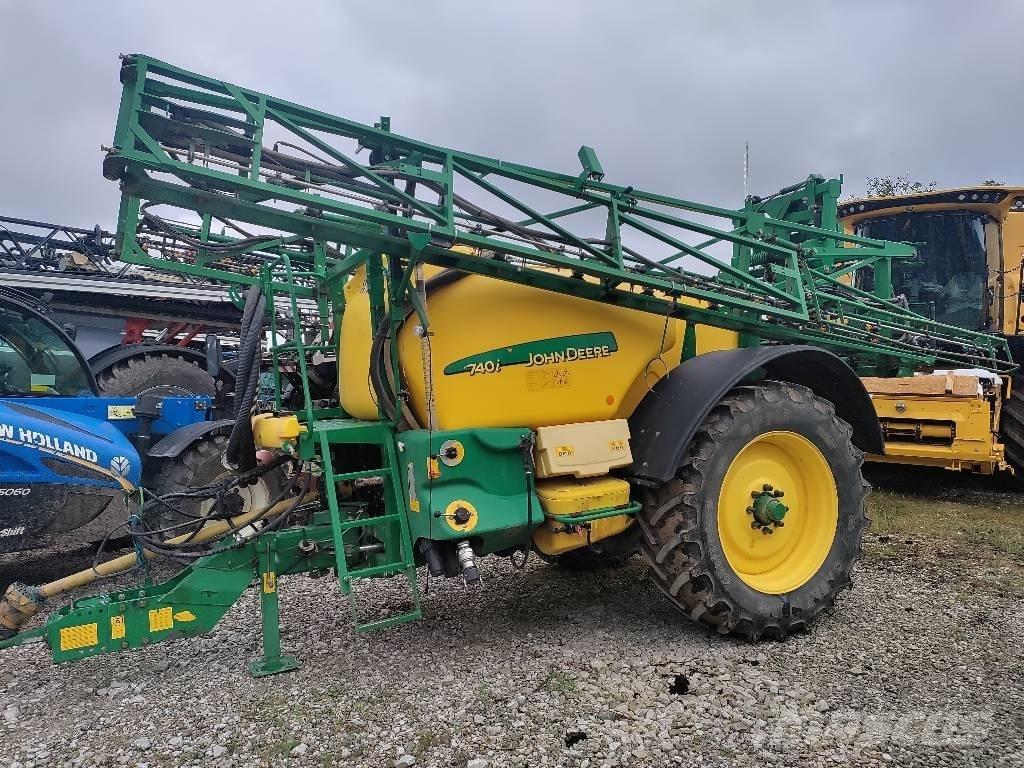 John Deere 740 i 牵引式喷雾机