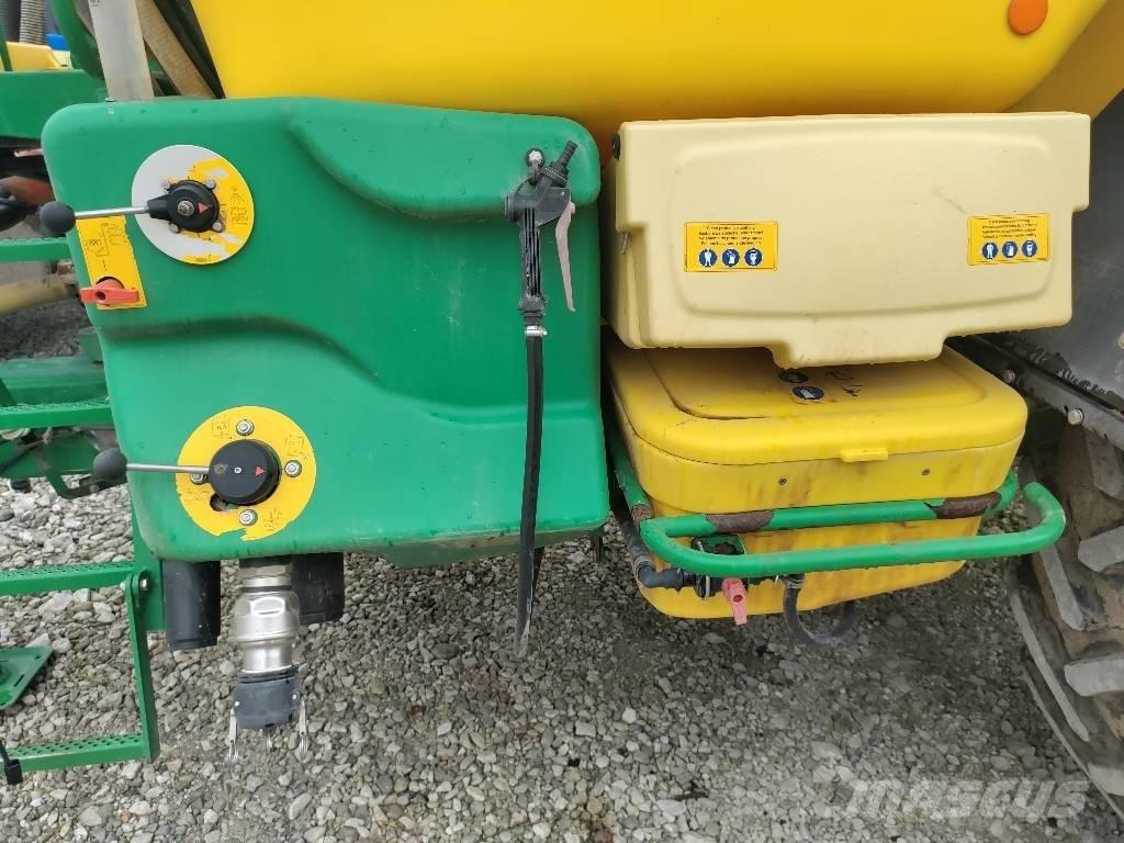 John Deere 740 i 牵引式喷雾机
