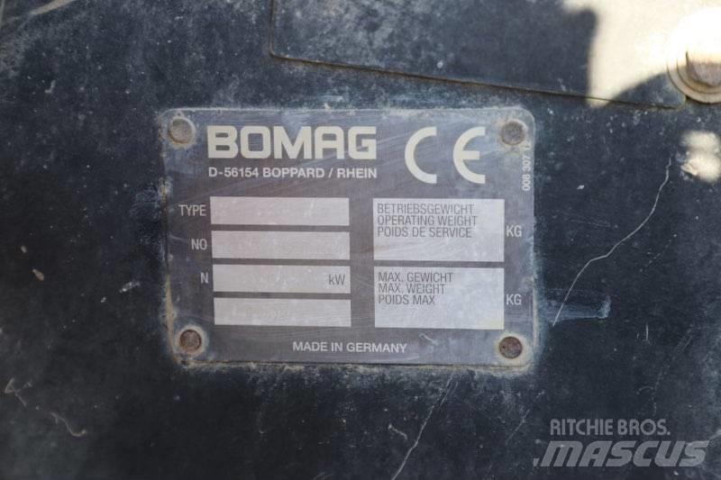 Bomag BW 225 D-3 双轮压路机