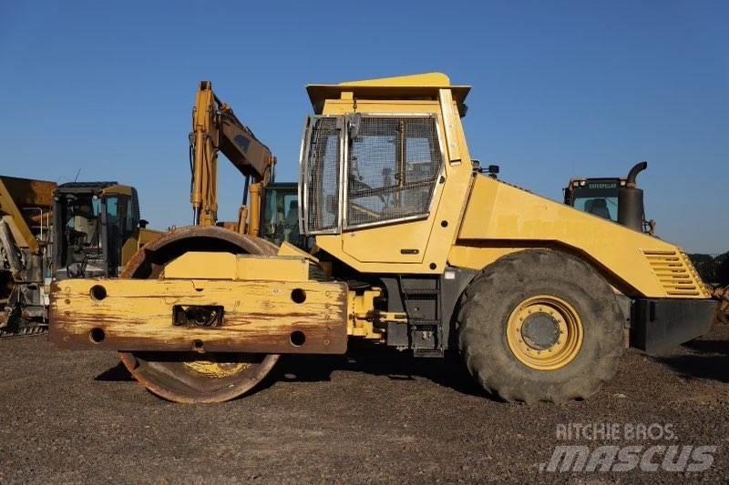 Bomag BW 225 D-3 双轮压路机