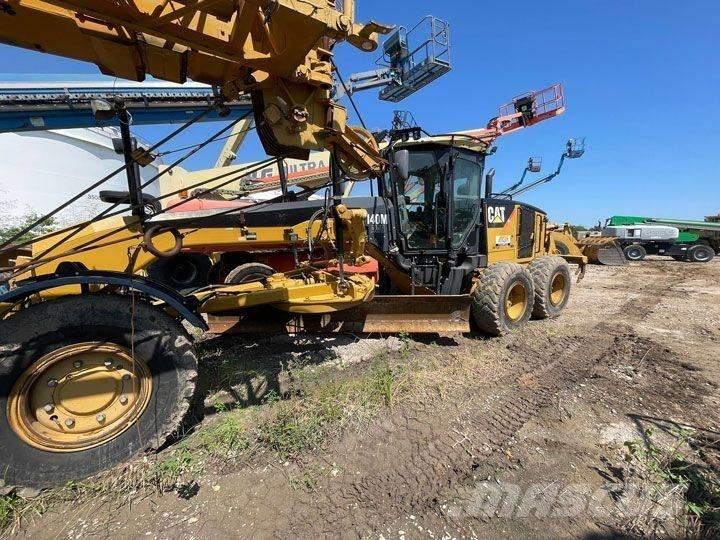 CAT 140 M 平地机/推土机