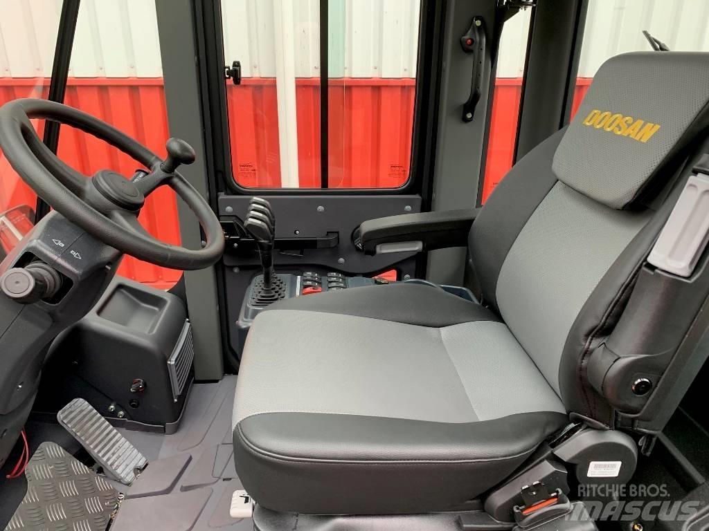 Doosan D160S-7 柴油叉车