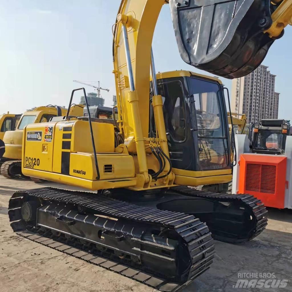 Komatsu PC 120 小型挖掘机