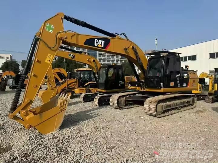 CAT CAT323D2L 履带挖掘机