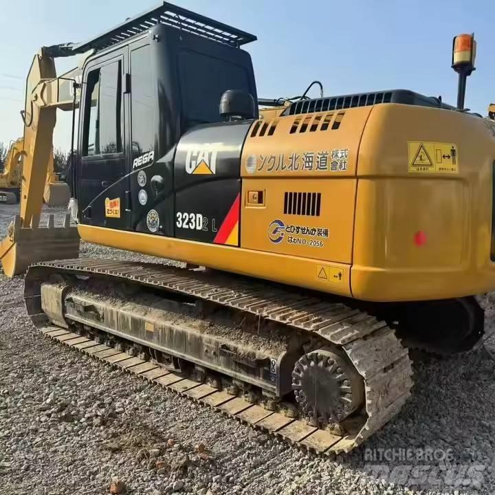 CAT CAT323D2L 履带挖掘机