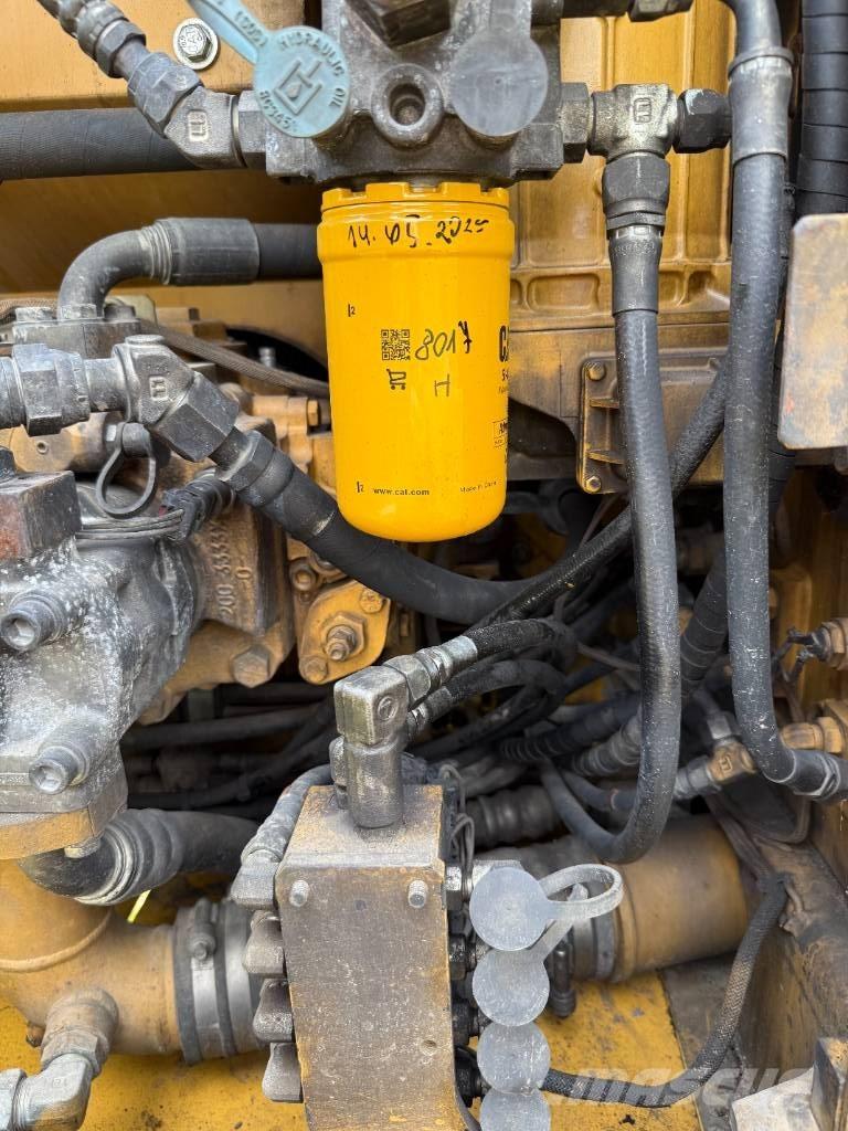 CAT 323 D L 履带挖掘机