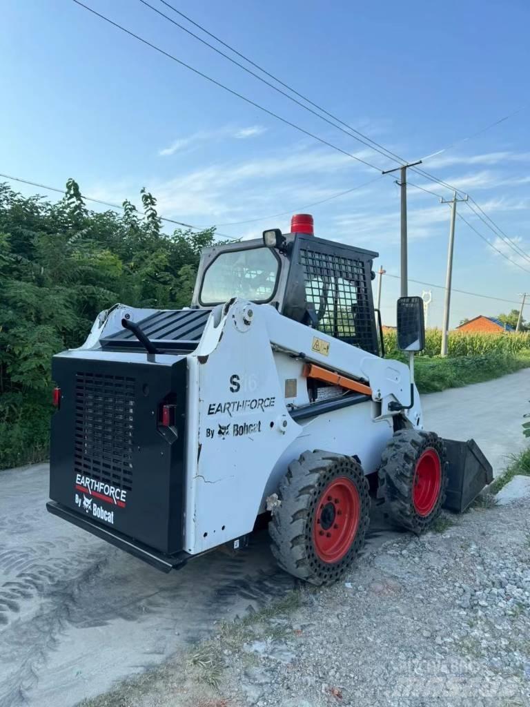 Bobcat S16 滑移装载机