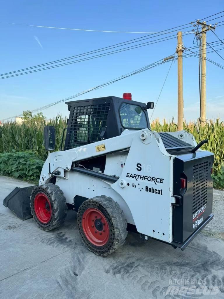 Bobcat S16 滑移装载机