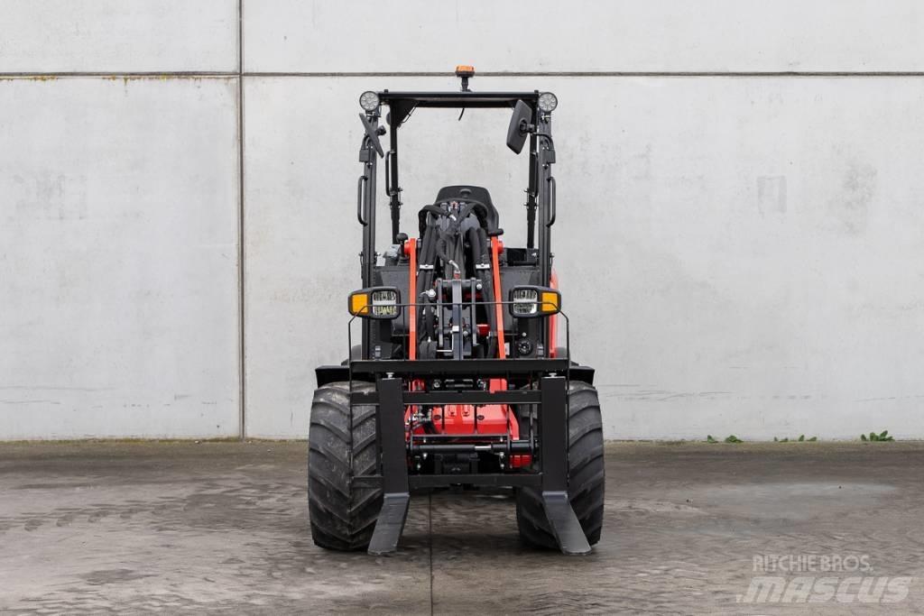 Manitou MLA 3-25H 小型装载机