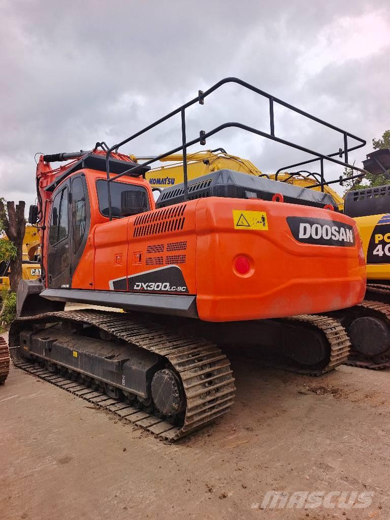 Doosan DX 300 履带挖掘机