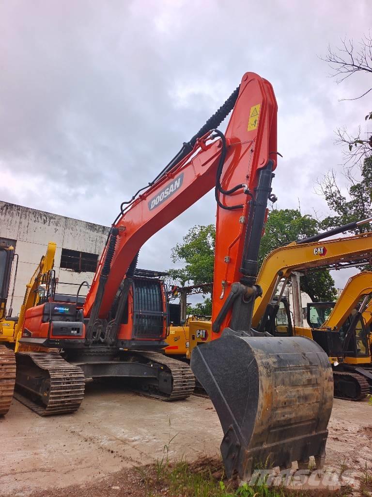 Doosan DX 300 履带挖掘机