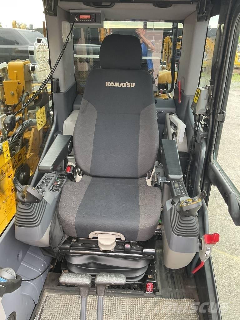 Komatsu PC240LC-11 履带挖掘机
