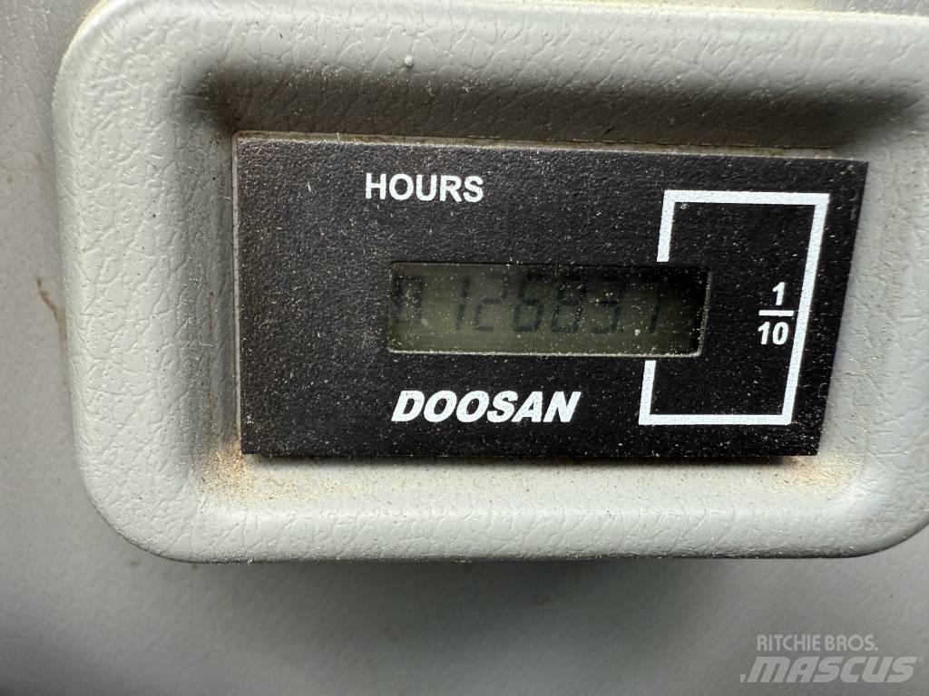 Doosan DX 235 LCR-5 履带挖掘机