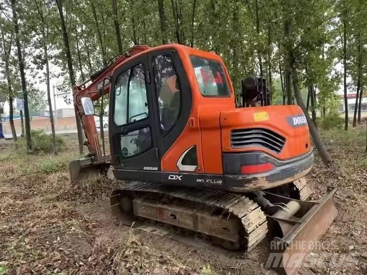 Doosan DX75 履带挖掘机