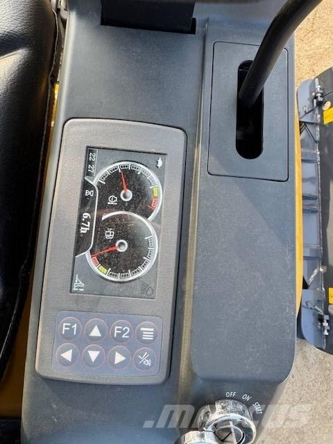 XCMG XE 18 E 小型挖掘机