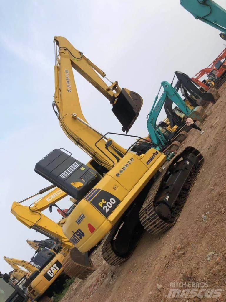 Komatsu 200-8 履带挖掘机