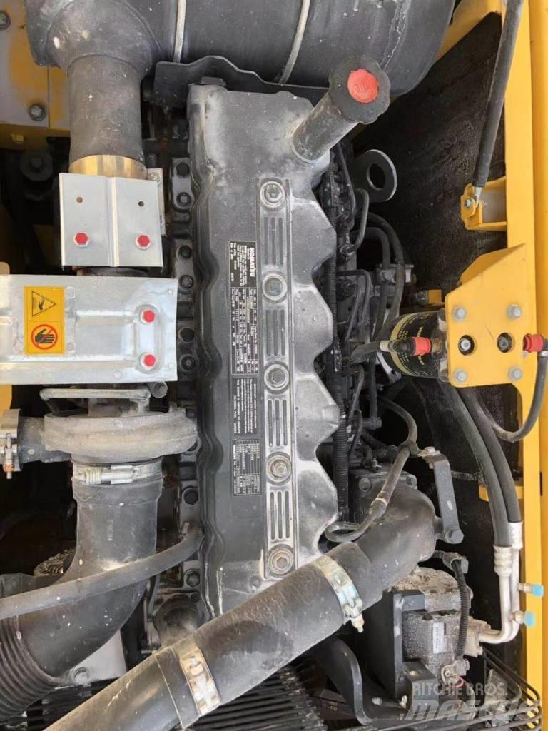 Komatsu 200-8 履带挖掘机