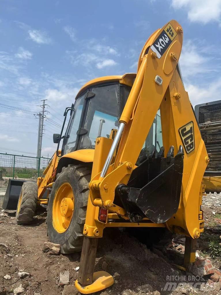 JCB 3cx 反铲装载机