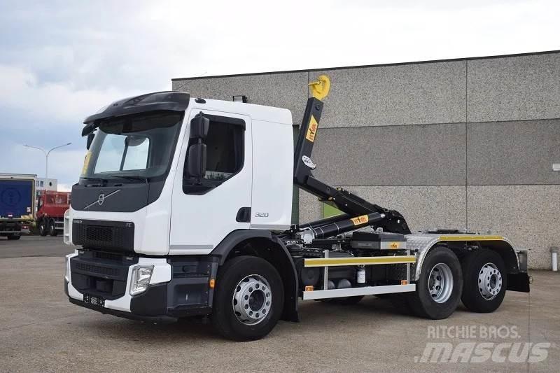 Volvo FE 320 工程吊钩车