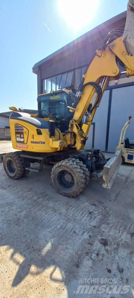 Komatsu PW98 MR-11 轮式挖掘机