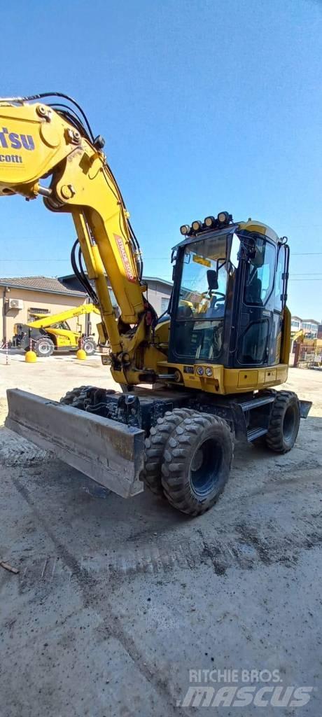 Komatsu PW98 MR-11 轮式挖掘机