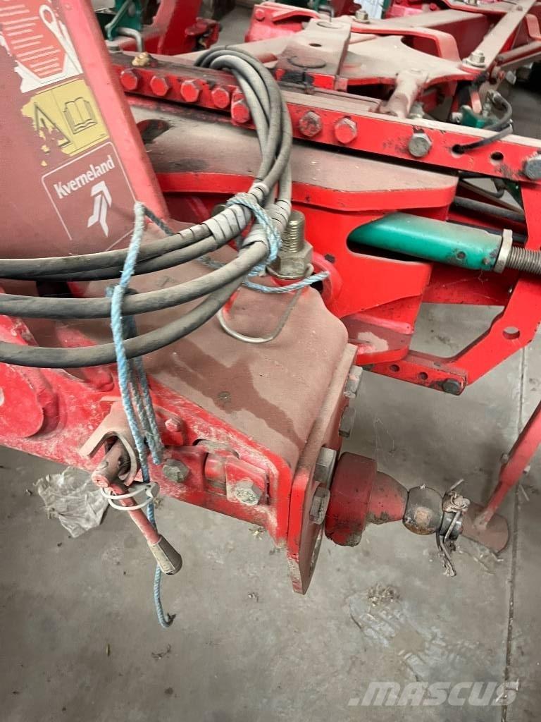 Kverneland EG 100 双向犁