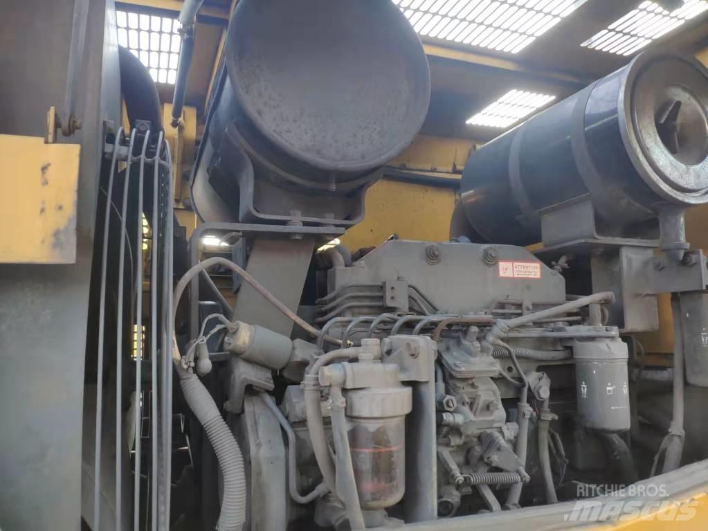 Komatsu WA 320-3 轮式装载机