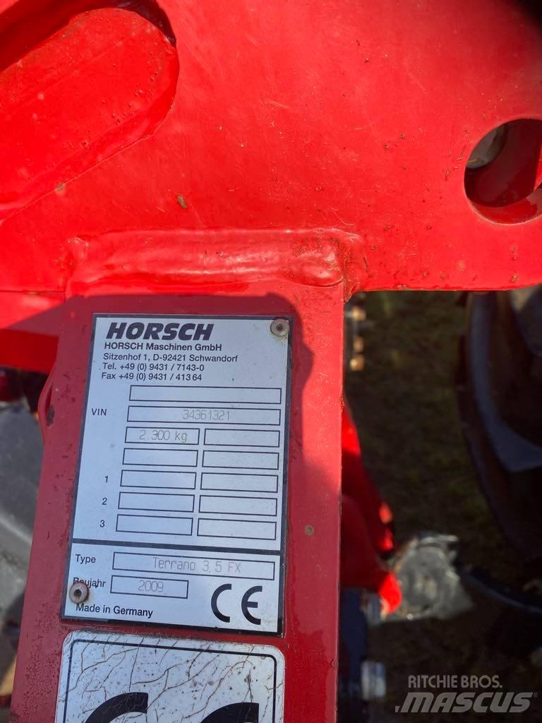 Horsch Terrano 3 FX 手扶中耕机