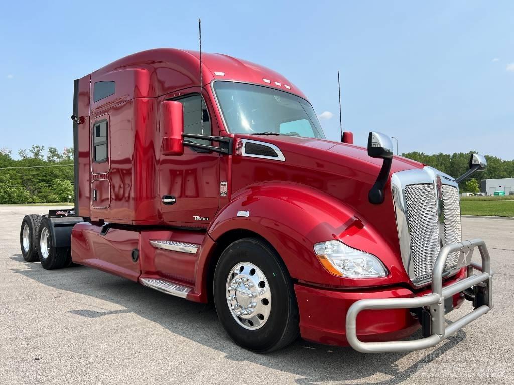 Kenworth T 680 牵引车