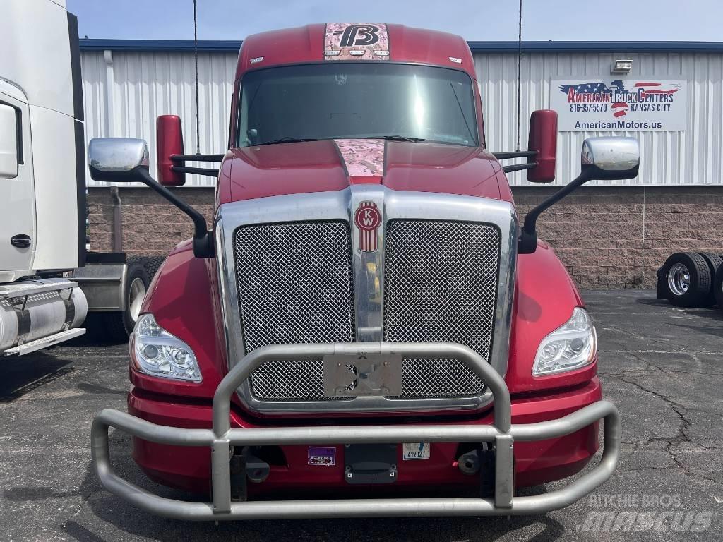 Kenworth T 680 牵引车