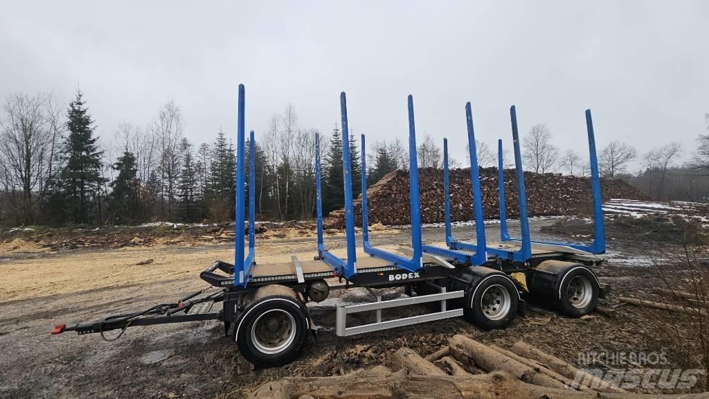 Bodex AP 240 F 木材拖车