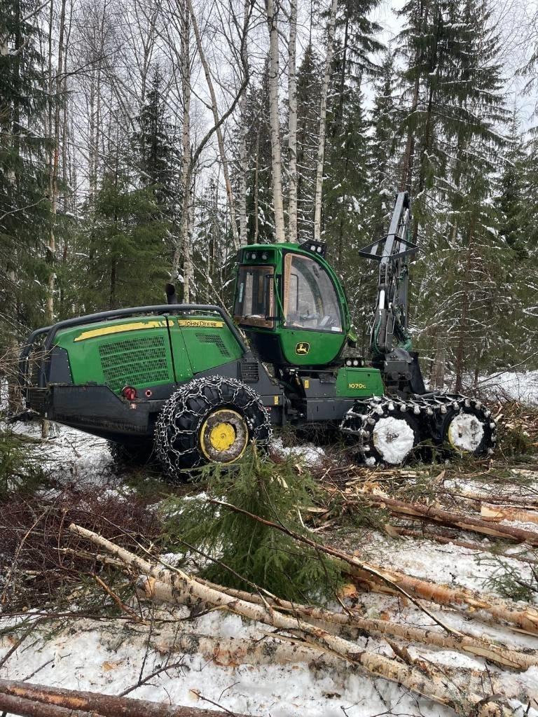 John Deere 1070 G 收割机