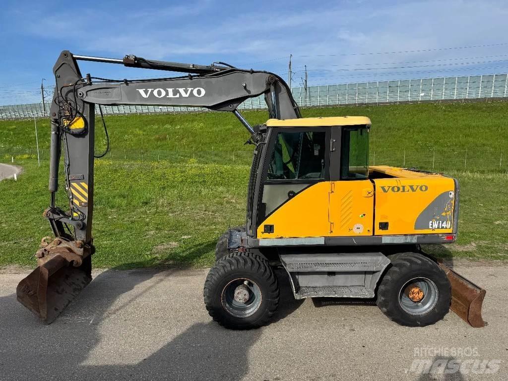Volvo EW140 轮式挖掘机