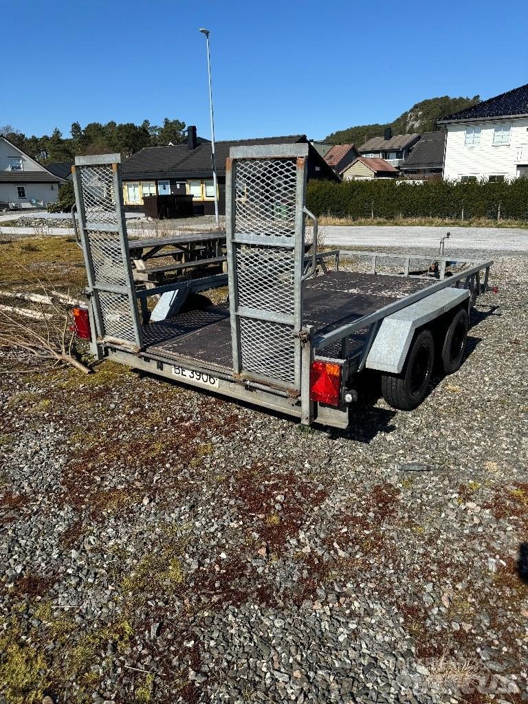 Challenger 3500 平板拖车