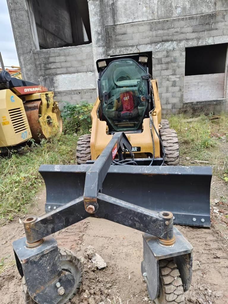 CAT 246C 滑移装载机