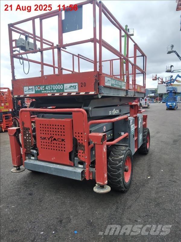 SkyJack SJ 8841 RT 剪叉式升降机